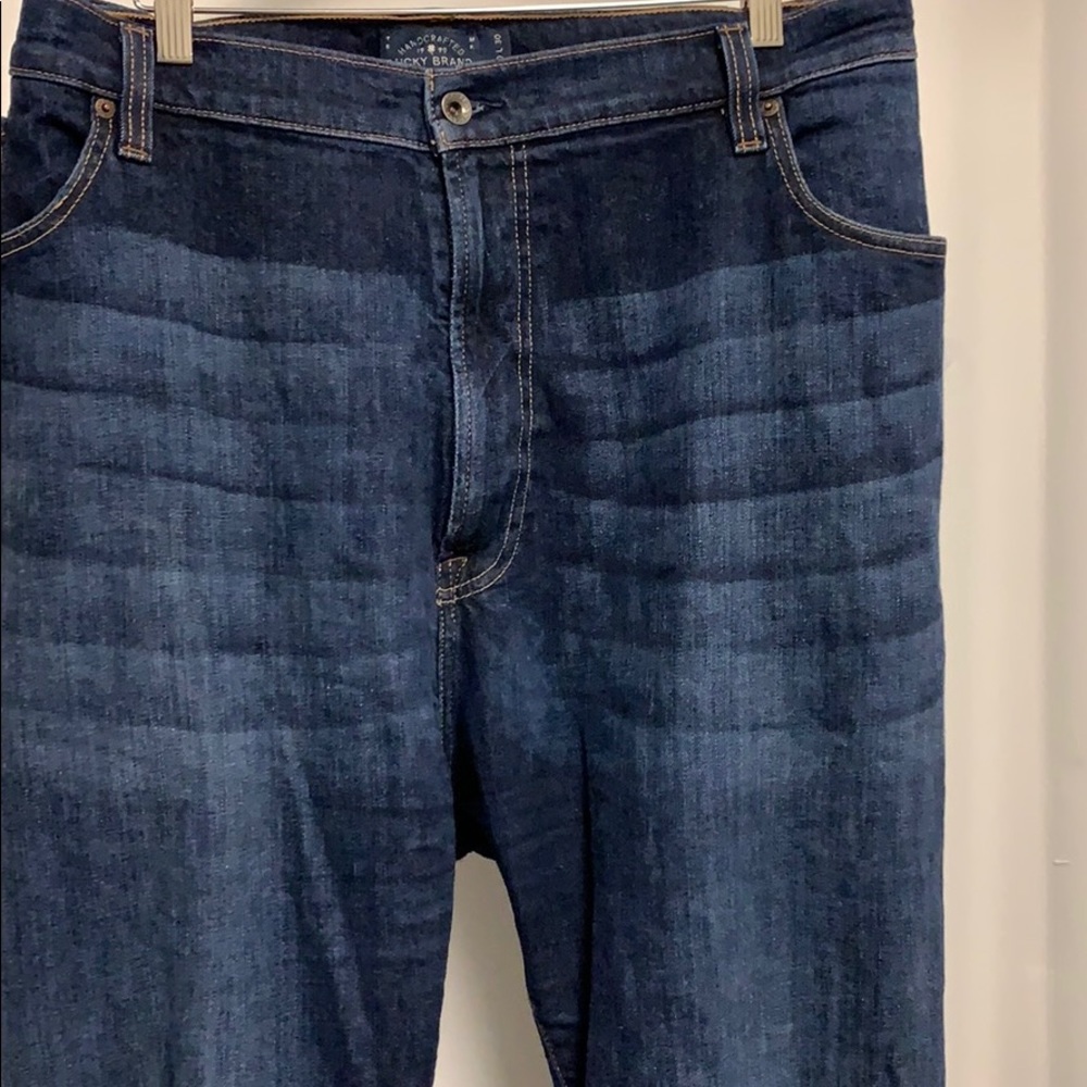 LUCKY BRAND relaxed straight worn dark wash 50x30